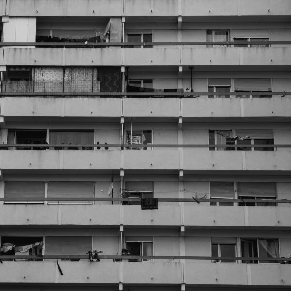 Illustration représentant les balcons d'un immeuble. 